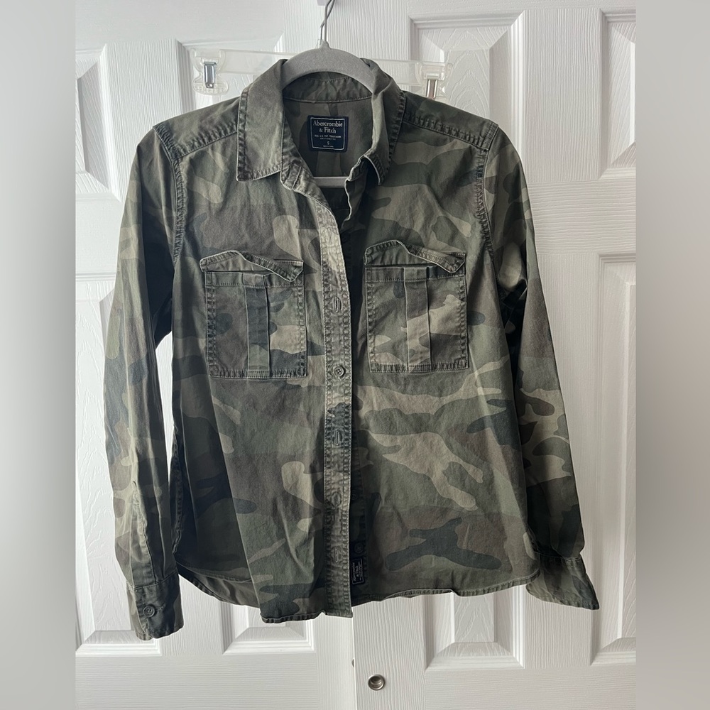 Women’s shirt olive color, size s